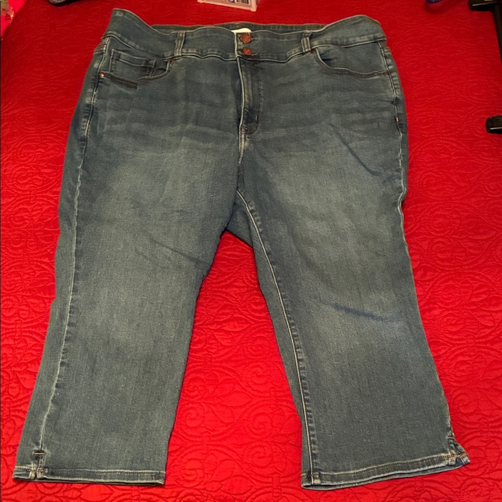 Lane Bryant magic waistband Blue Denim Capris